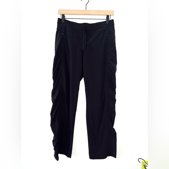 ATHLETA Black Ruched La Vita Crop Pants in Size 4 - Picture 2 of 10